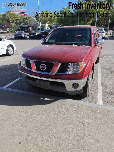 Red Brawn 2007 Nissan Frontier SE Crew Cab 4WD Pickup Truck Four-Wheel Drive 5-Speed Automatic Overdrive