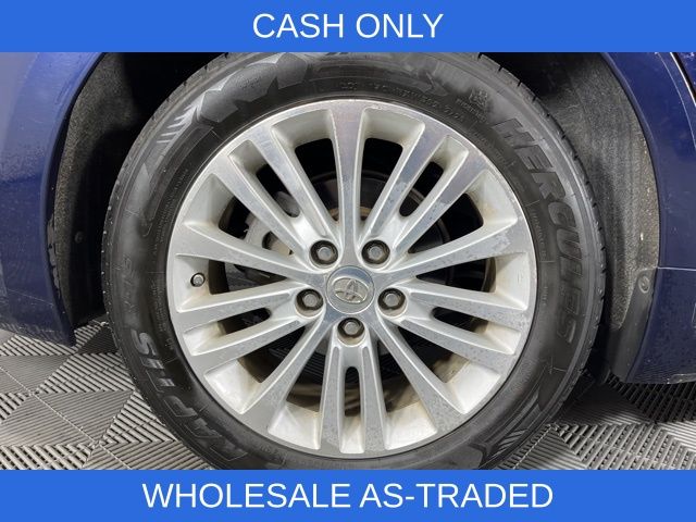 2013 Nautical Blue Metallic Toyota Avalon Hybrid XLE Premium FWD Sedan