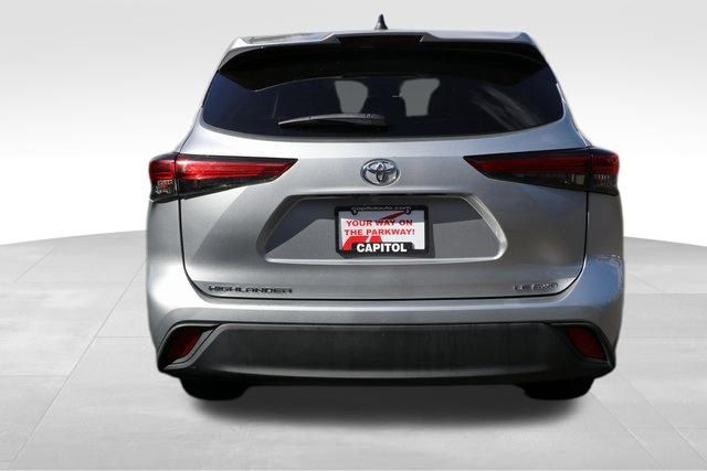 2022 Toyota Highlander LE 20