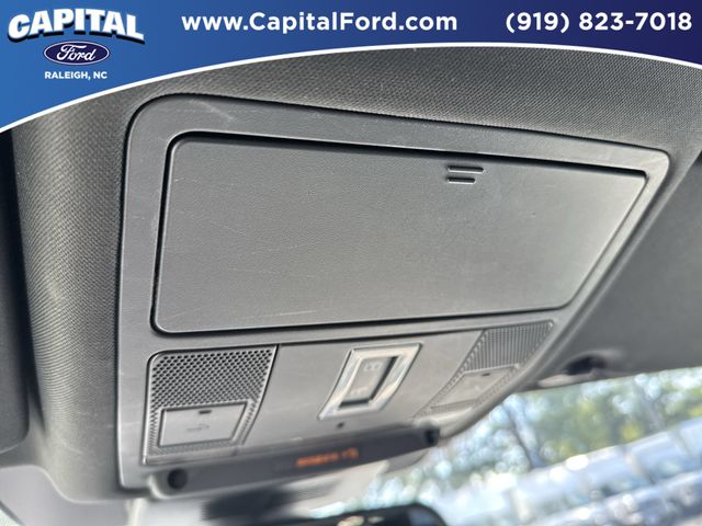 Used 2019  Land Rover HSE image 33