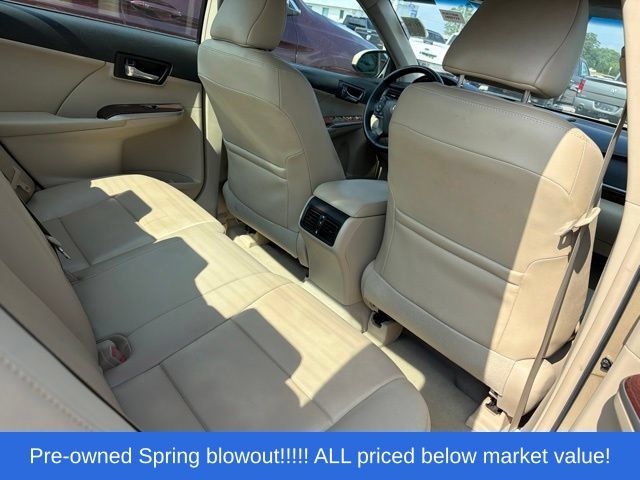 Used 2012 Beige Toyota XLE image 19