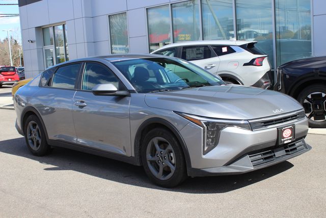 2025 Kia K4 LXS FWD