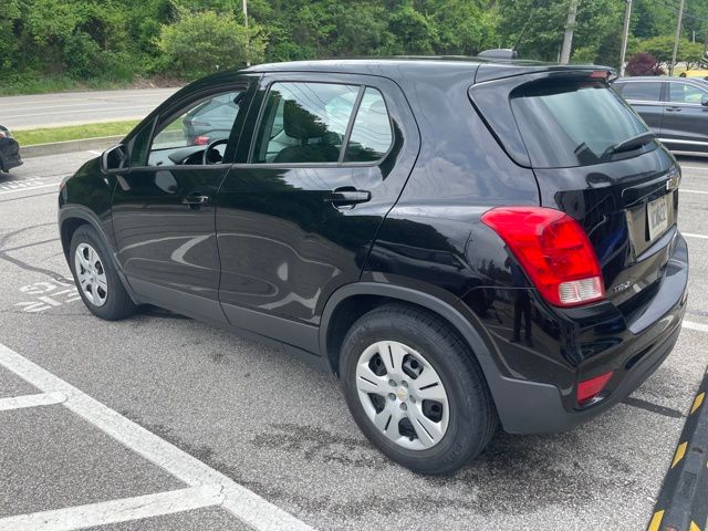 2018 Chevrolet Trax LS - 6