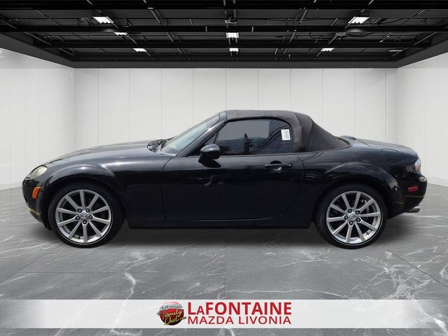 Used 2006 Mazda MX-5 Miata Base with VIN JM1NC25F660103454 for sale in Livonia, MI