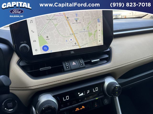 Used 2025  Toyota XLE Premium image 27