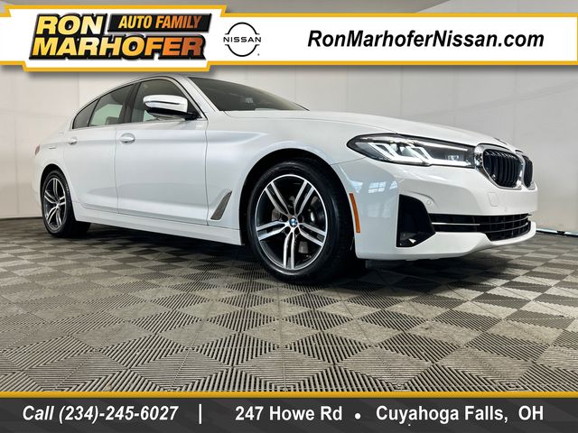 Mineral White Metallic 2023 BMW 5 Series Sedan All-Wheel Drive 8-Speed Automatic