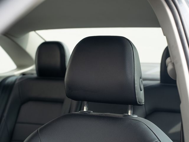 Certified Used 2024  Volkswagen 1.5T SE image 19