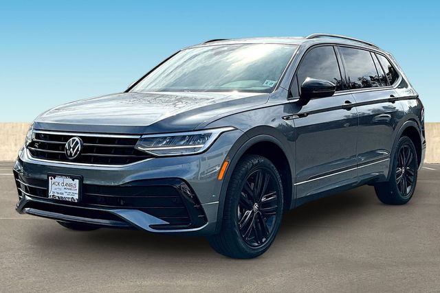 Platinum Gray Metallic 2022 Volkswagen Tiguan SE R-Line Black 4Motion SUV / Crossover All-Wheel Drive 8-Speed Automatic