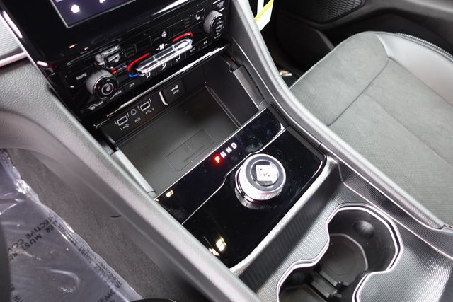 new 2025 Jeep Grand Cherokee car, priced at $37,275