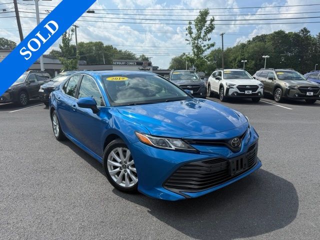 Blue Streak Metallic 2019 Toyota Camry Sedan Front-Wheel Drive 8-Speed Automatic