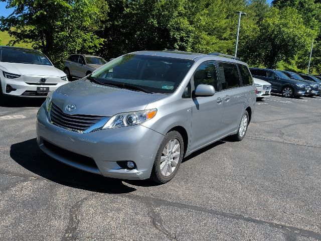 2016 Toyota Sienna XLE V6 AWD 7-Passenger's photo
