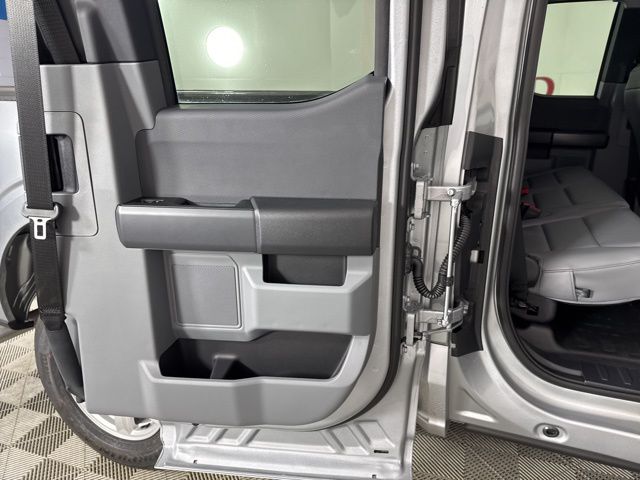 2025 Iconic Silver Metallic Ford F-150 XL 4X4 Truck