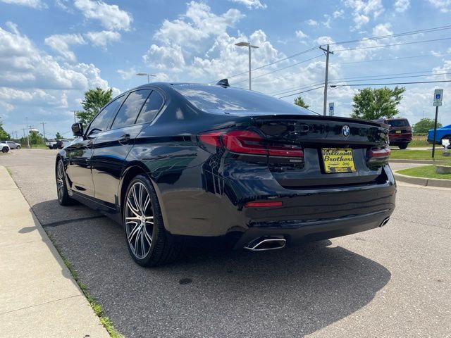 2022 BMW 5 Series 530i xDrive - Jet Black exterior view 7