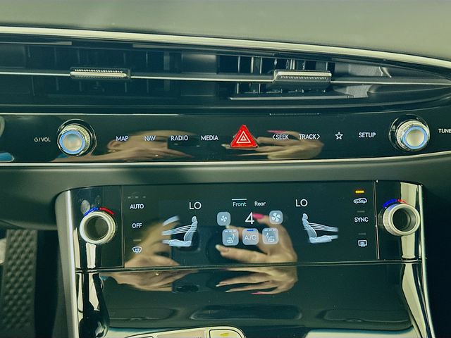 Thumbnail: 2026 Genesis GV70 - 16