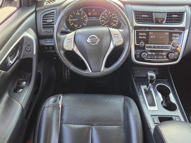 Used 2018 Silver Nissan 2.5 SL image 7