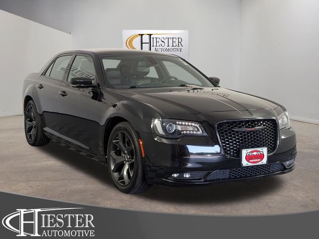 Gloss Black 2021 Chrysler 300 Sedan Rear-Wheel Drive 8-Speed Automatic