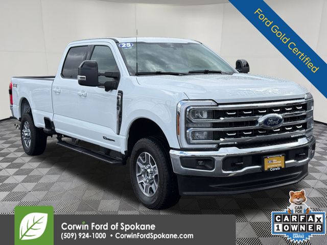 Oxford White 2025 Ford F-350 Super Duty Lariat Crew Cab 4WD Pickup Truck Four-Wheel Drive Automatic