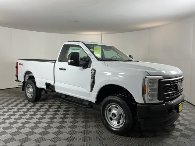 New 2026 Oxford White Ford XL image 3