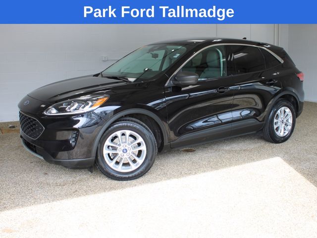 Black Metallic 2022 Ford Escape SE FWD SUV / Crossover Front-Wheel Drive 8-Speed Automatic