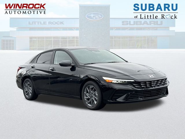2024 Hyundai Elantra SEL FWD