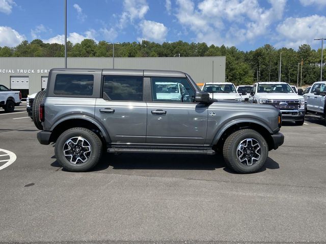 2024 Ford Bronco Outer Banks 2