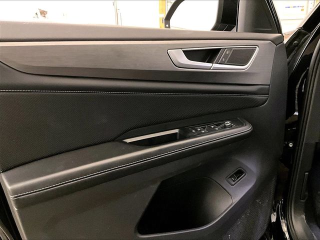 2024 Volkswagen Atlas Cross Sport 2.0T SE w/Technology Black at Grove City Ford