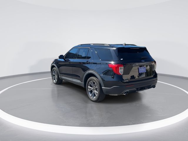 Used 2023 Black Ford XLT image 2