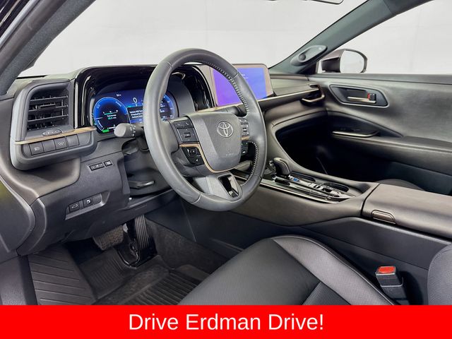 Used 2025 Toyota Crown Sedan