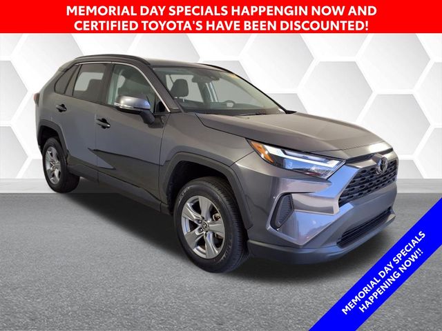 2022 Toyota RAV4 XLE photo