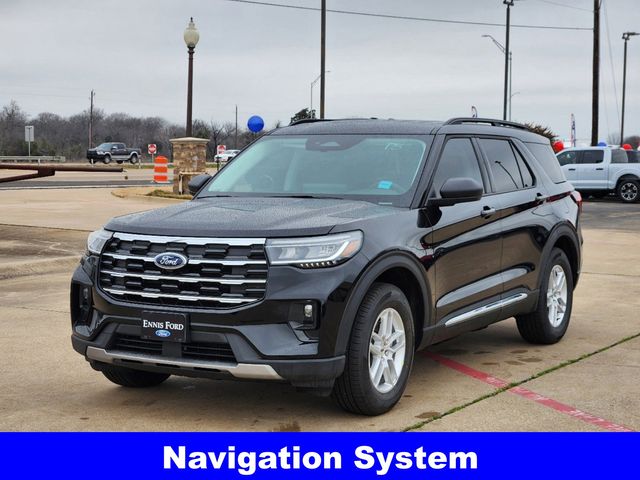 2025 Ford Explorer Active photo