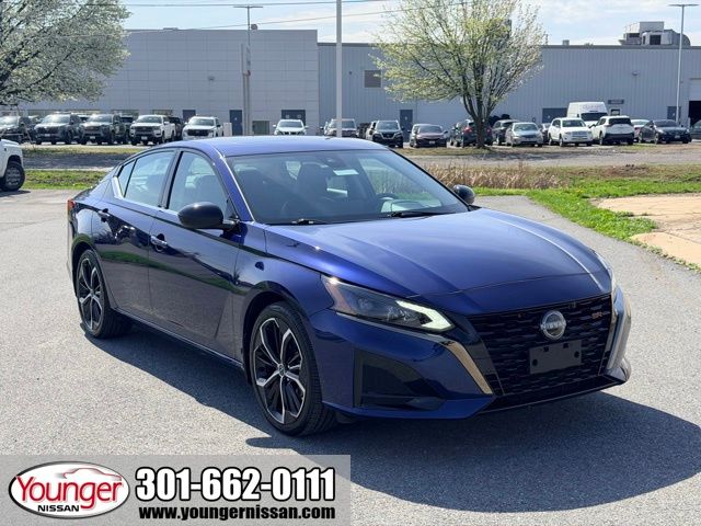 Deep Blue Pearl 2024 Nissan Altima 2.5 SR FWD Sedan Front-Wheel Drive Continuously Variable Transmission