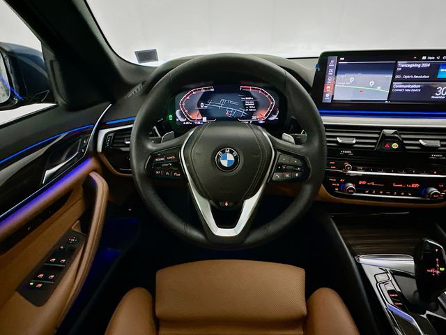 2022 BMW 5 Series 530i xDrive 11