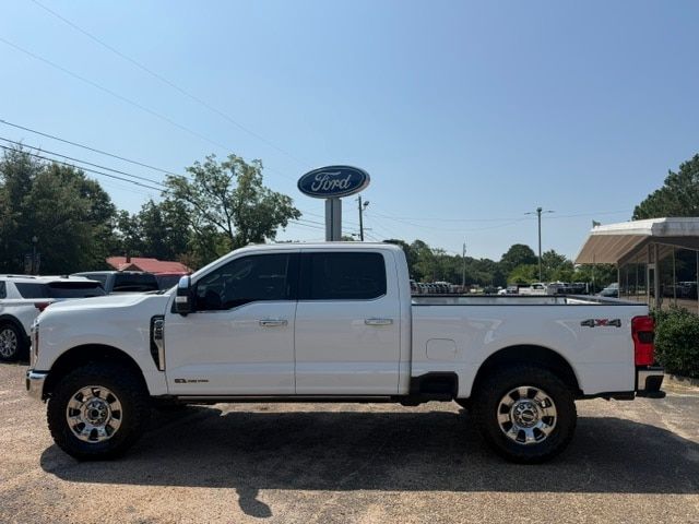 Oxford White 2024 Ford F-250 Super Duty Pickup Truck Four-Wheel Drive Automatic