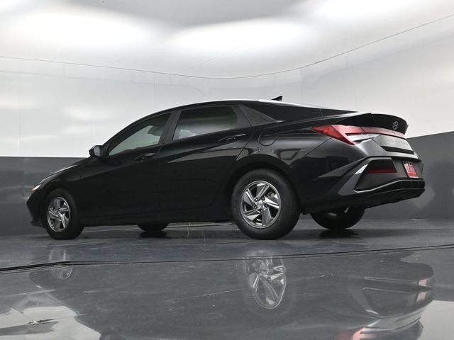 2024 Hyundai Elantra SE Black at DeMontrond Auto Country