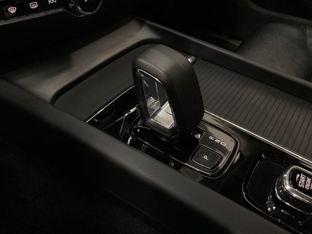 2024 Volvo S60 B5 Core Dark Theme