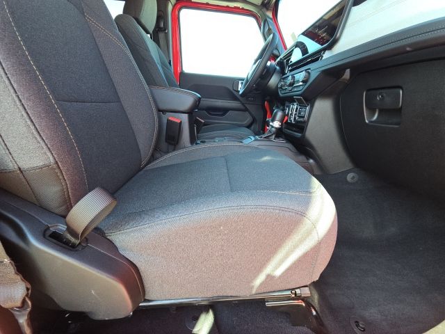 2025 Jeep Wrangler Sahara 4xe:B02116