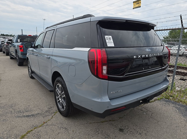 2025 Gray Metallic Ford Expedition Max Active 4X4 SUV