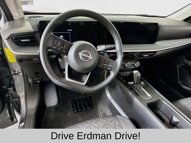 Used 2025 Nissan Kicks SUV