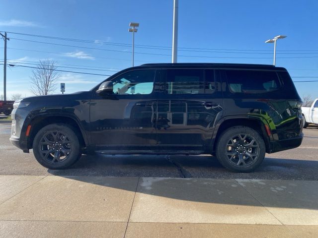 2026 Jeep Grand Wagoneer Limited - High Gloss Black exterior view 8
