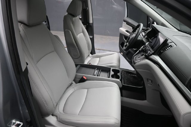 Used 2024 Honda Odyssey Van