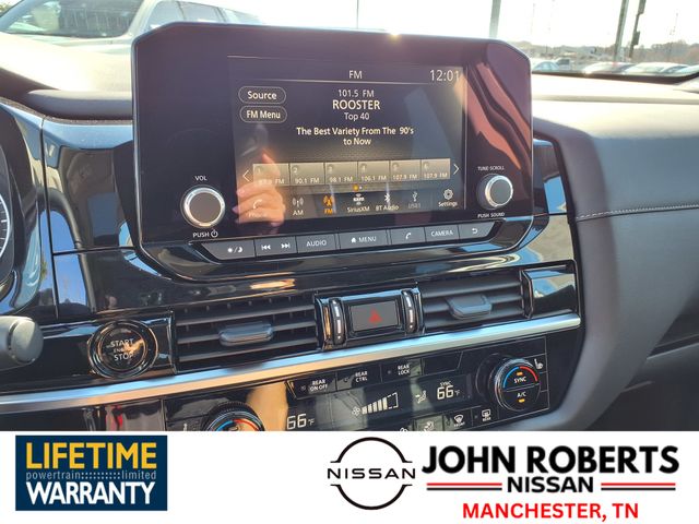 2025 Nissan Pathfinder SV photo 2