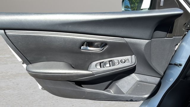 Used 2024 White Nissan SV image 17