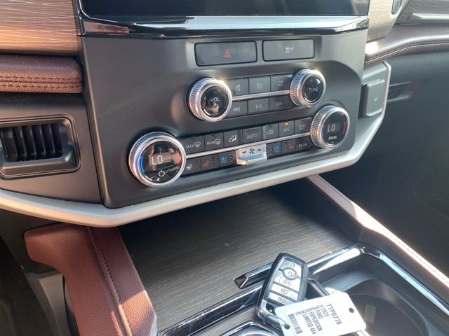2023 Ford Expedition Max Limited photo