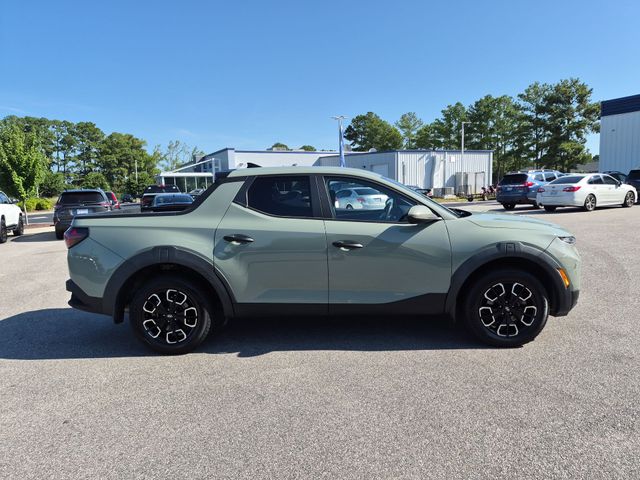 Used 2024 Green Hyundai SE image 2
