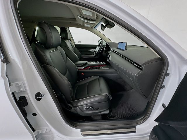 Thumbnail: 2025 Genesis GV70 - 30