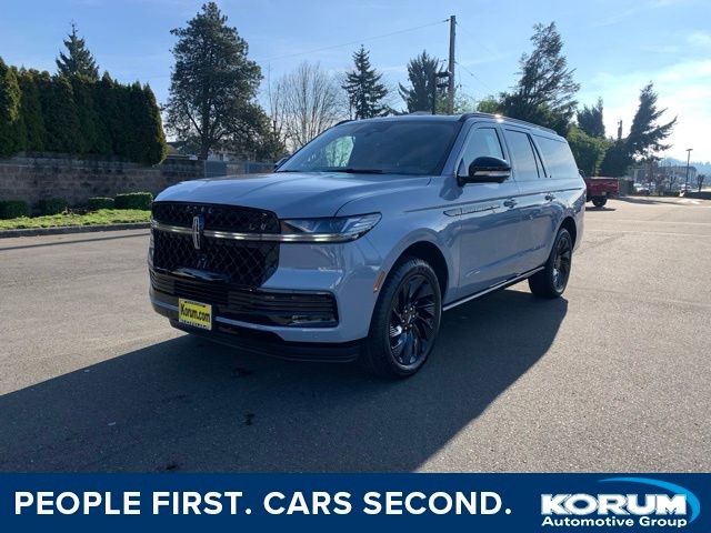 Gray Mist Metallic Tri-Coat 2026 Lincoln Navigator SUV / Crossover Four-Wheel Drive Automatic