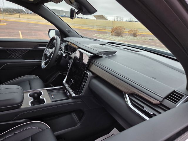 2026 GMC Acadia Denali AWD
