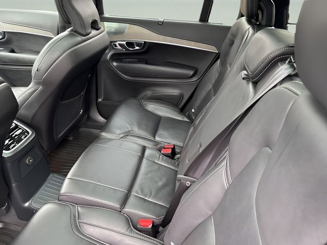 2025 Volvo XC90 T8 photo 7