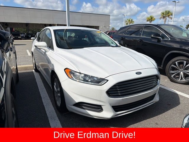 2016 Ford Fusion SE FWD's photo