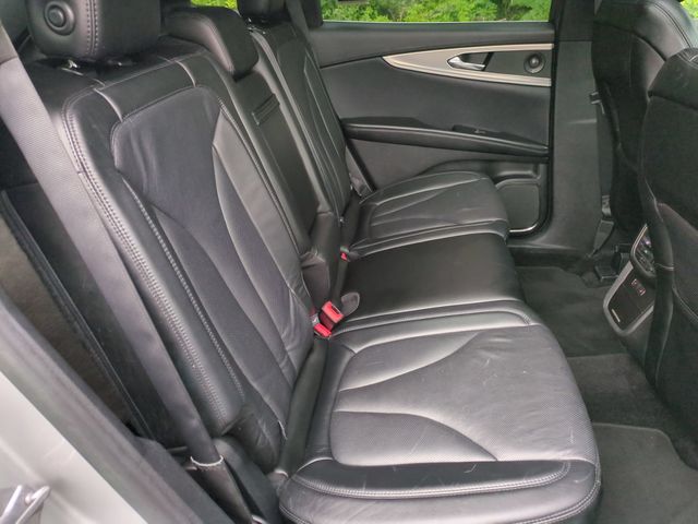 Used 2016 Silver Lincoln Reserve image 32